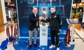 Telpu futbola trofeja