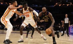 Lebrons Džeimss pret Atlantas "Hawks"