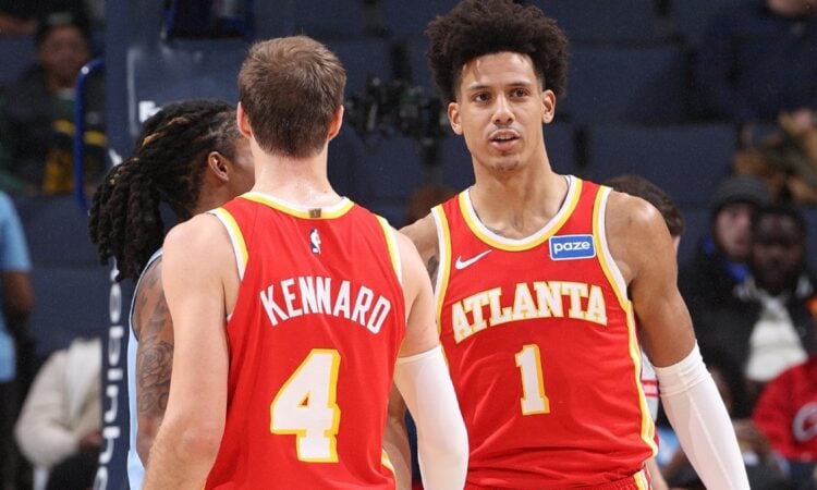 Lūks Kenards un Džeilens Džonsons