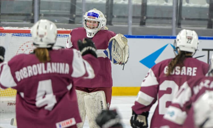 Latvijas U18 sieviešu hokeja izlase