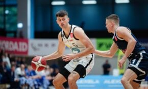 Anivaniva Teits-Džounss