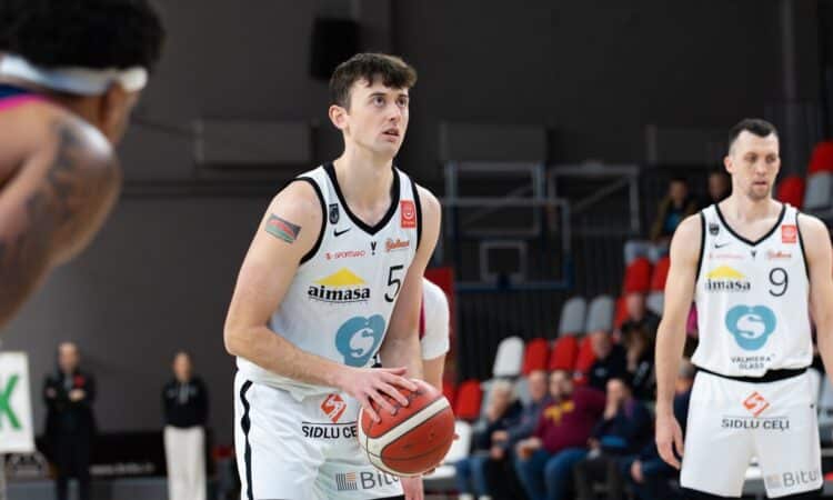 Anivaniva Teits-Džounss