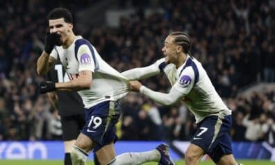 Dominiks Solanke un Čavi Simonss