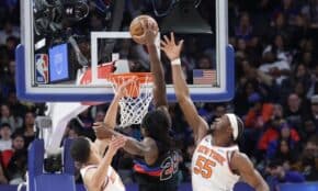 Detroitas Pistons pret Ņujorkas Knicks