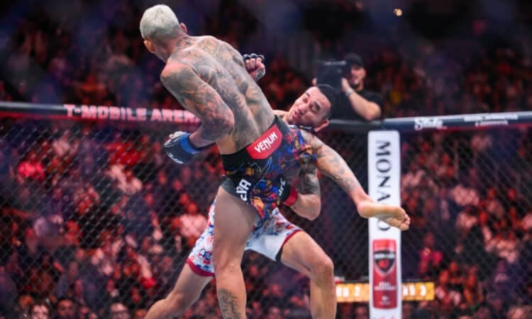 Čārlzs Oliveira un Makss Holovejs