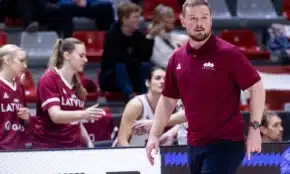 Matīss Rožlapa un Latvijas sieviešu basketbola izlase