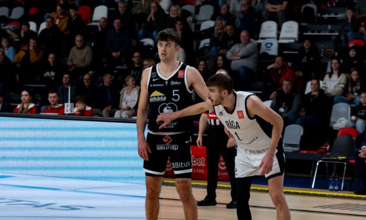 Anivaniva Teits-Džounss un Rodrigo Būmeisters