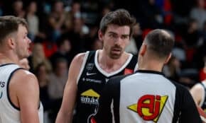 Endrū "A.J." Pekers