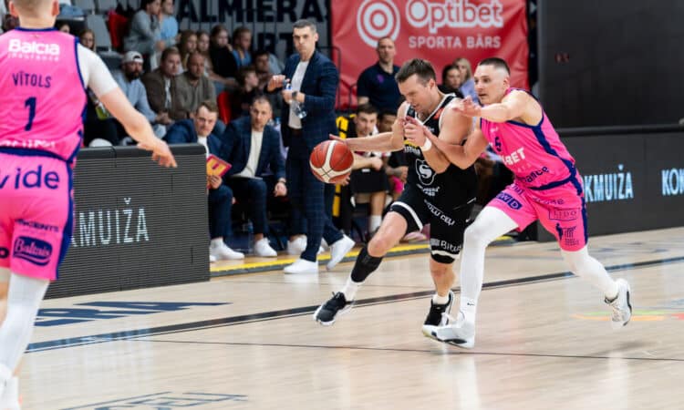 Mārcis Vītols un Deniss Lukašovs