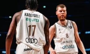 Mfiondu Kabengele un Dāvis Bertāns