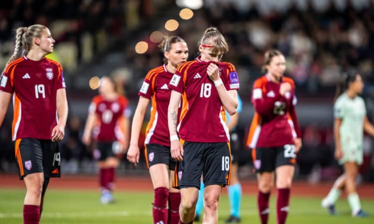Latvijas sieviešu futbola izlase