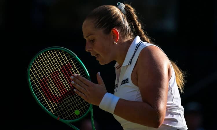 Aļona Ostapenko