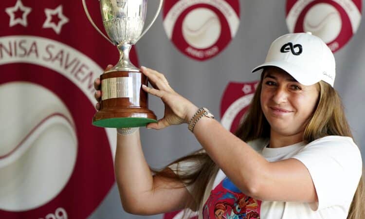Aļona Ostapenko