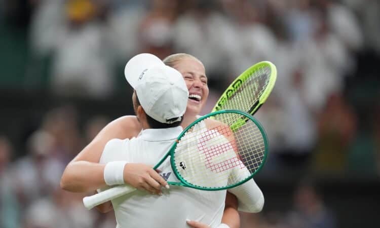 Aļona Ostapenko un Marselo Arevalo