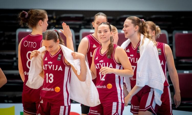Latvijas U-20 basketbolistes