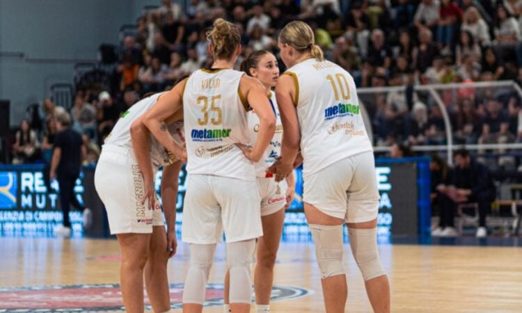 Kate Vilka un Laura Meldere